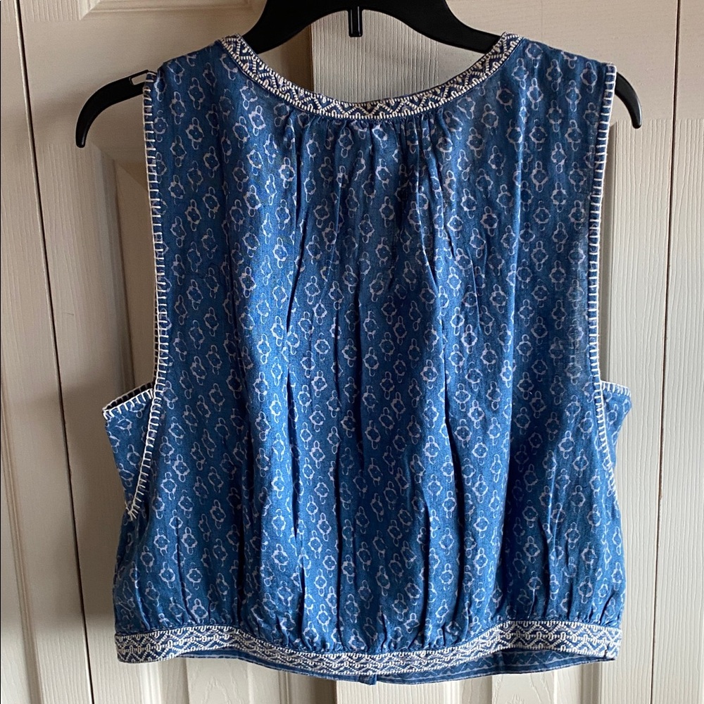 Faherty NWT Isla Embroidered Sleeveless Buttoned Front Denim Crop Linen Top - Picture 6 of 14